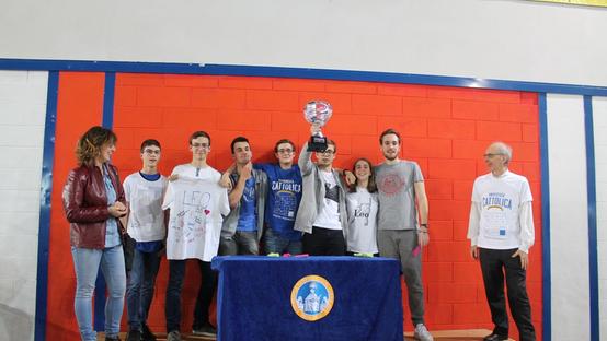 Festa per i ragazzi del Leonardo che hanno centrato il primo posto alla disfida matematica Festa per i ragazzi del Leonardo che hanno centrato il primo posto alla disfida matematica